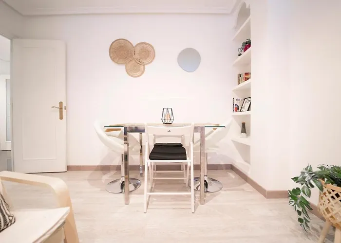 Avenida De Castilla 기욘