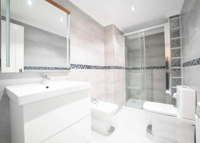 Avenida De Castilla 기욘